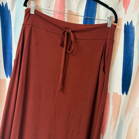 NWOT Zenana Outfitters Burgundy Brick Red Drawstring Maxi Skirt Size 1X - Picture 3 of 12